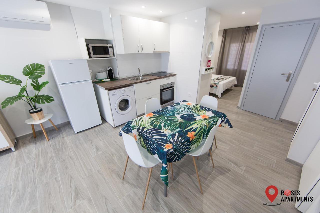 Roses Apartments Tropical Loft Vista Mar Lateral Kültér fotó